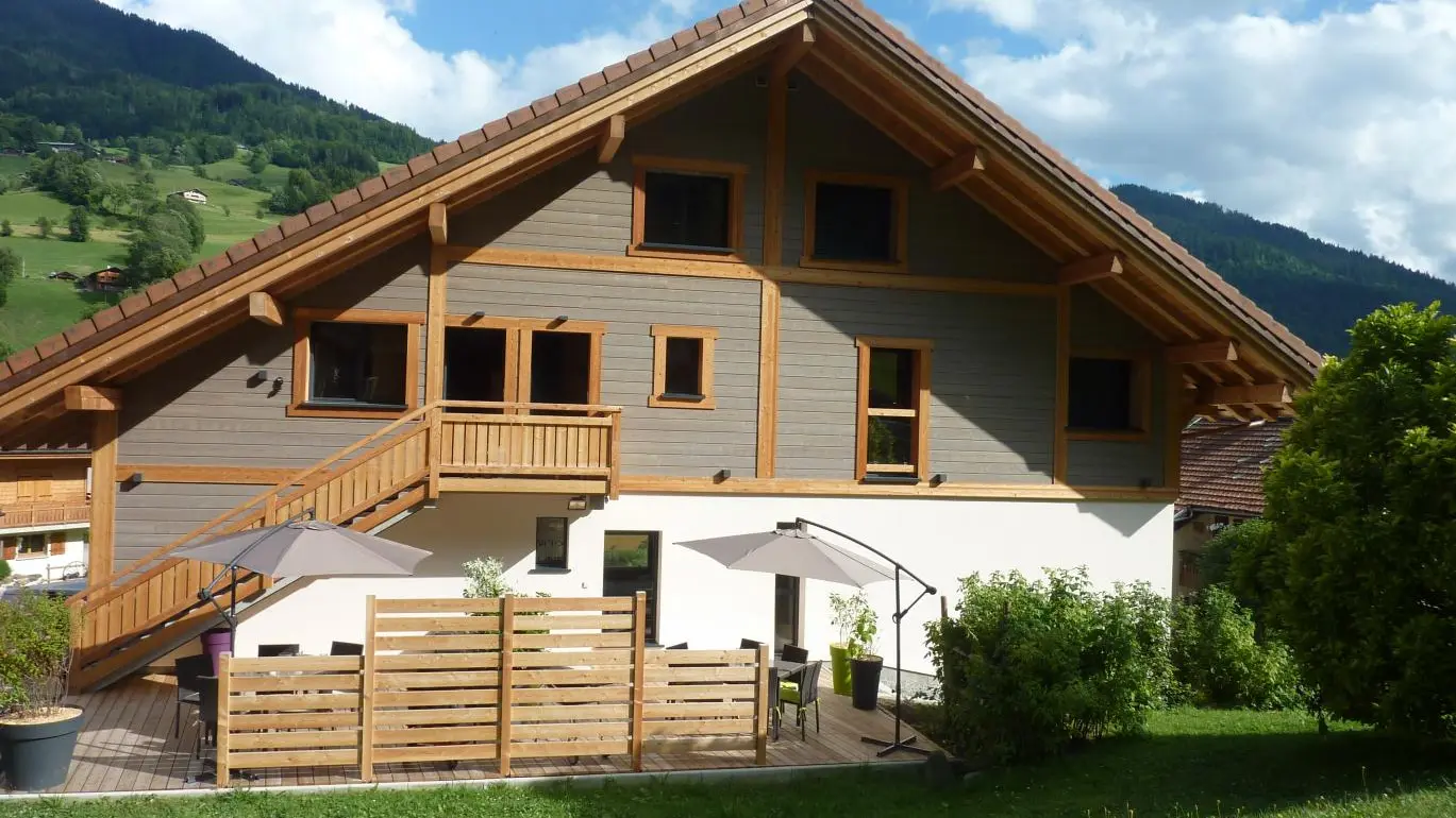 Entrées des gites et Terrasse bois