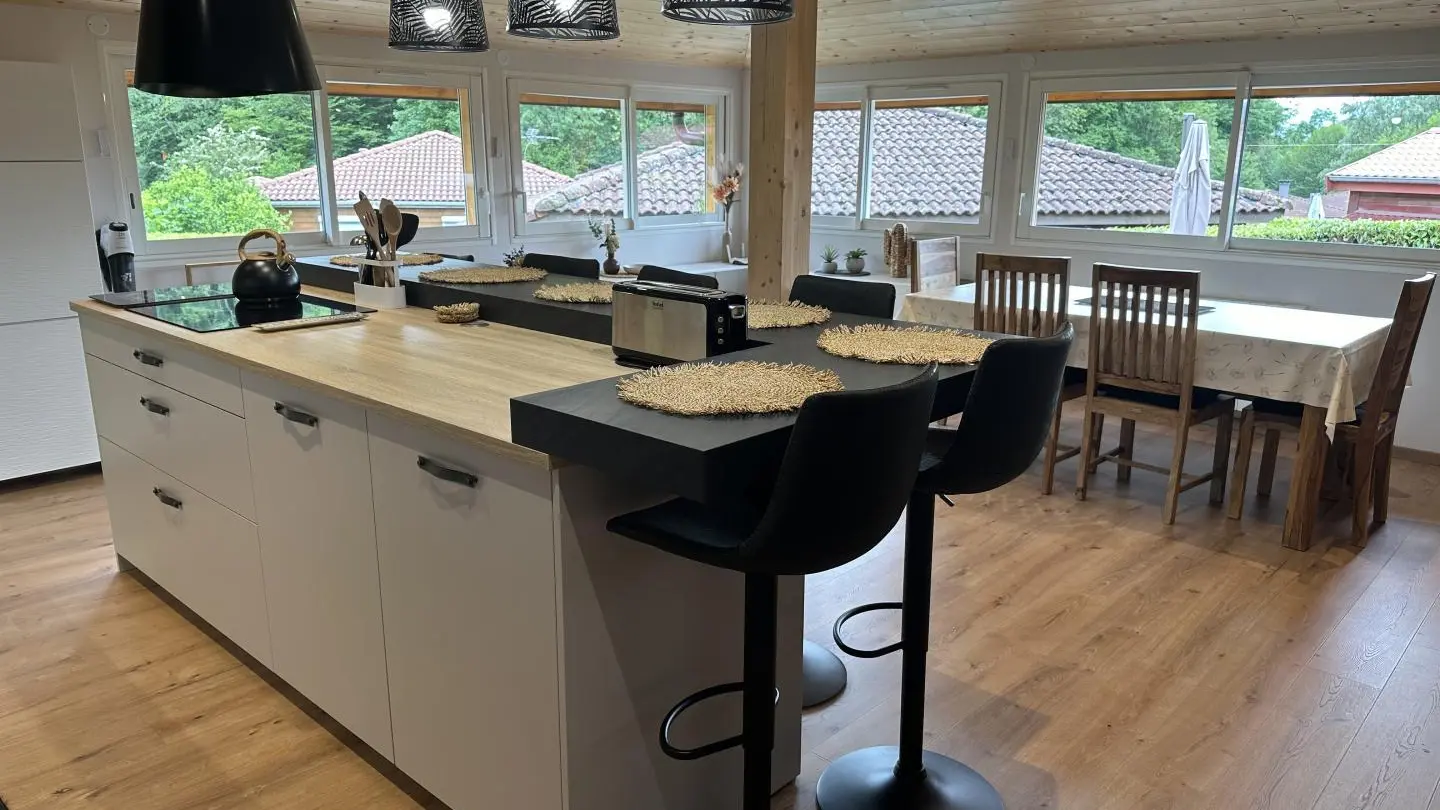 Cuisine ouverte sur séjour