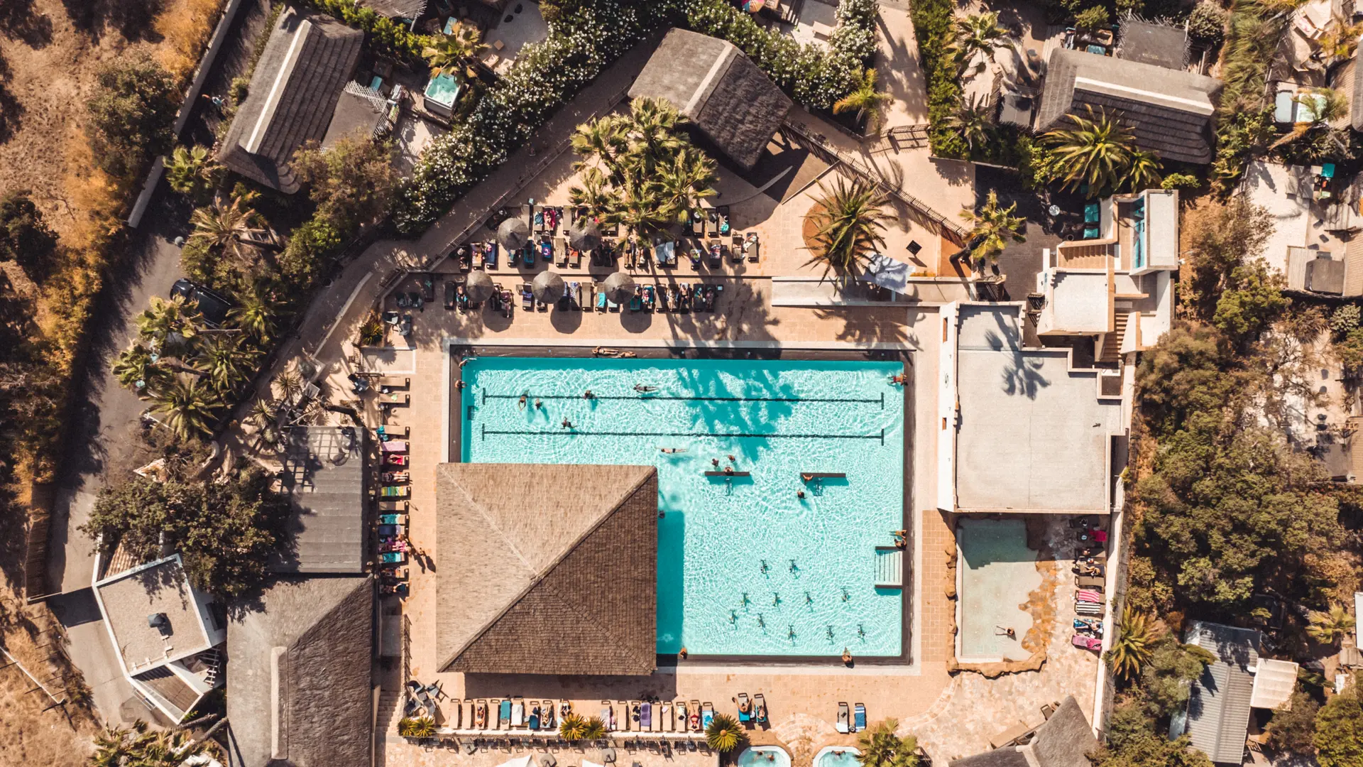 Domaine du Colombier  piscine