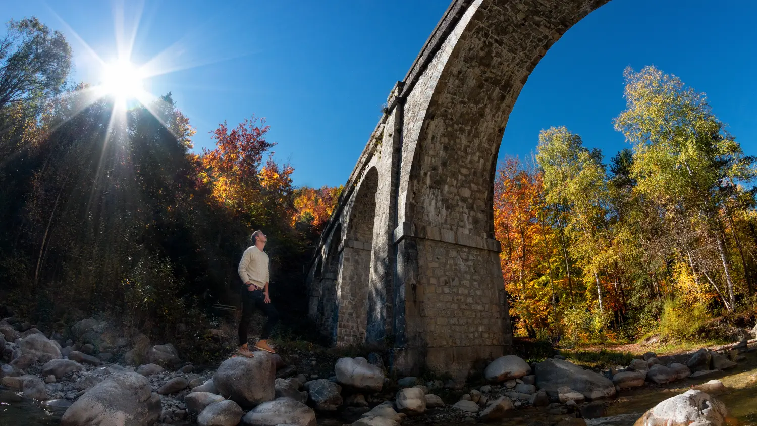 Sentier du Pont blanc : Aqueduc des Gorges d'Ancelle