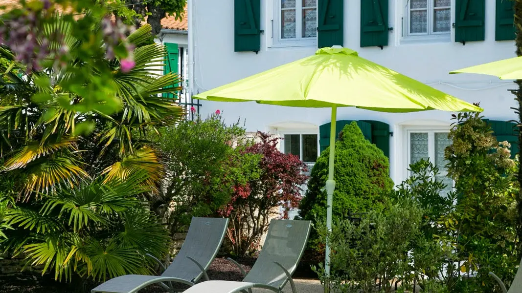 Relaxation at Clos Rhéa