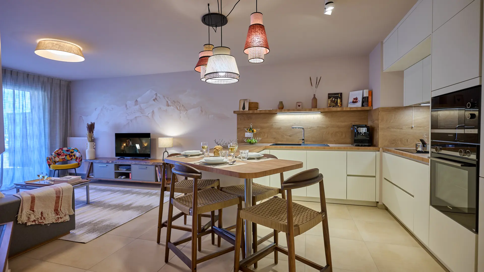 Vue d'ensemble salon + cuisine