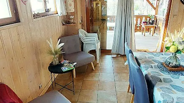 Petit coin lecture RDC Gîte Le Freddy