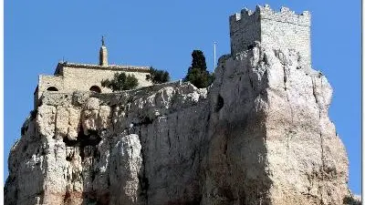 La chapelle Notre Dame de Vie et la Tour dite Sarrasine