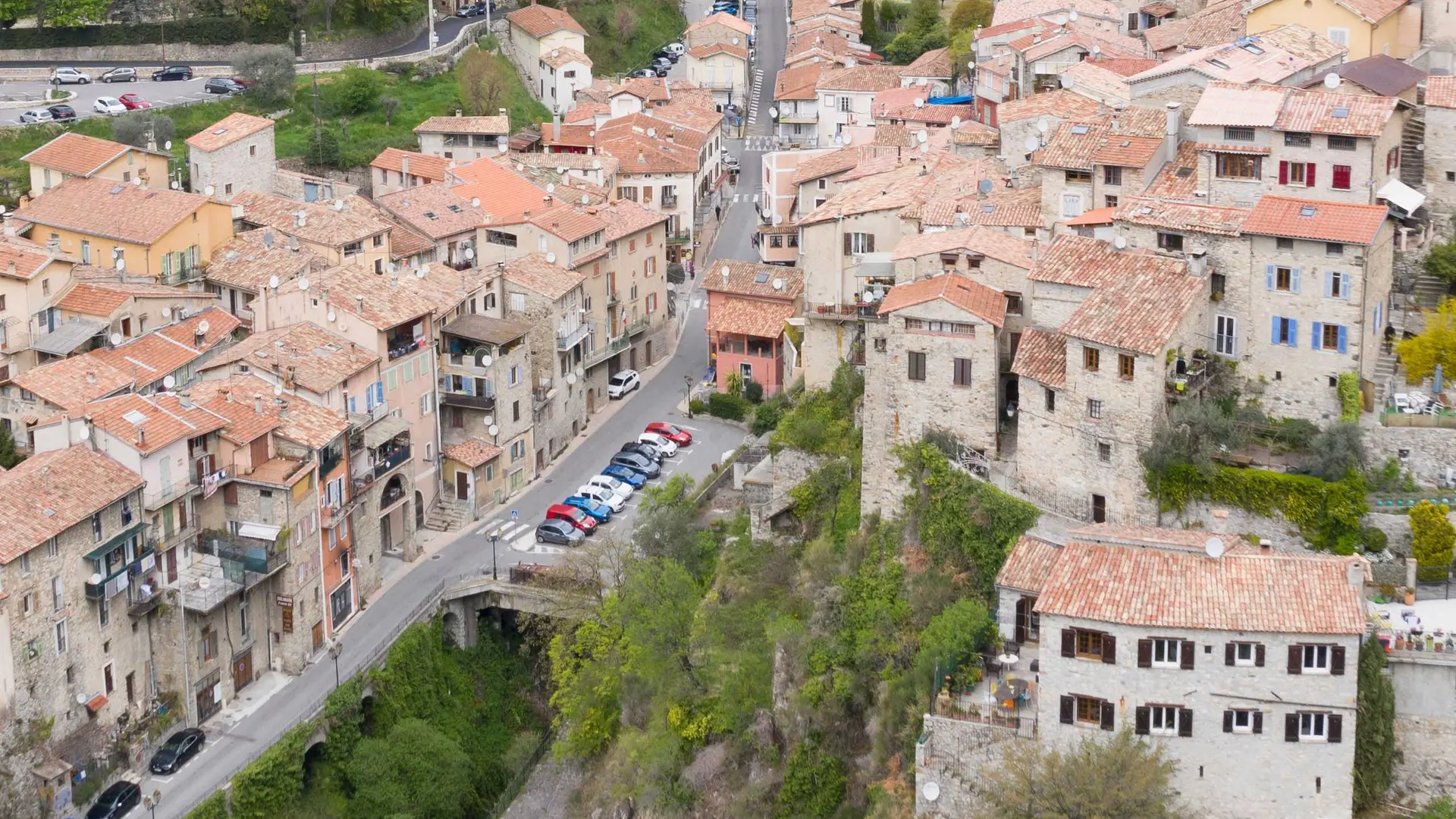 Edelweiss-Le village-Lucéram-Gîtes de France des Alpes-Maritimes