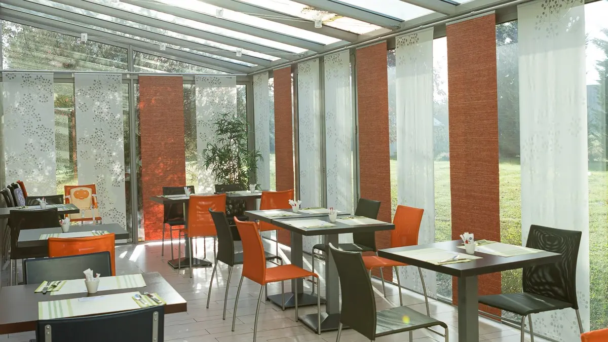 Véranda salle petit-déjeuner