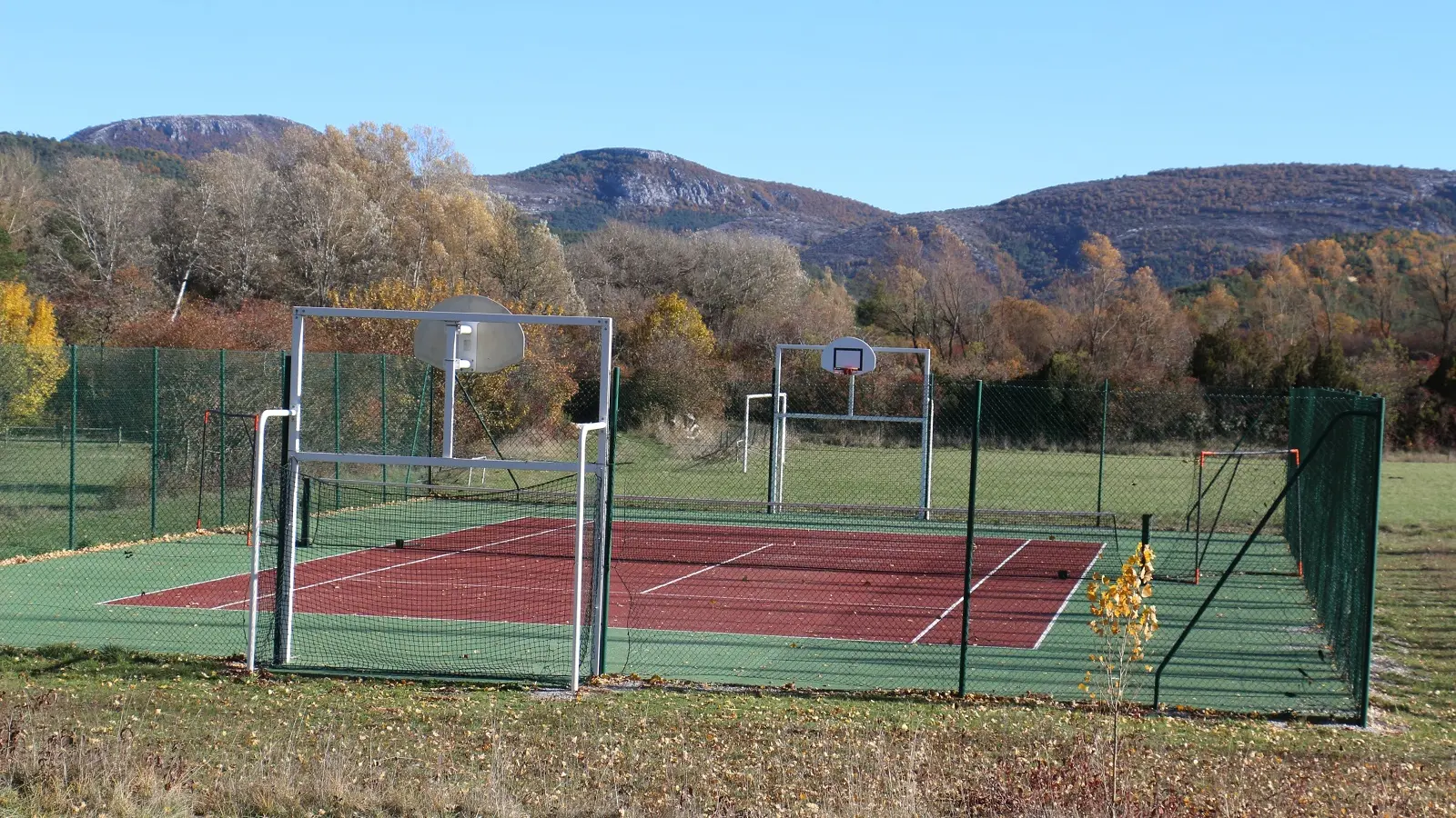 Terrain de tennis