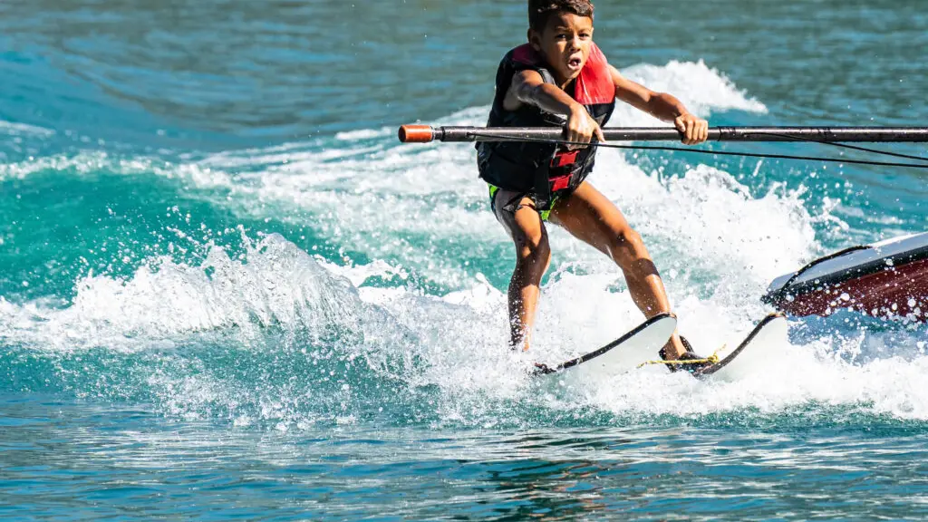 Baby ski nautique - L'Ancre Bleue_Les Orres