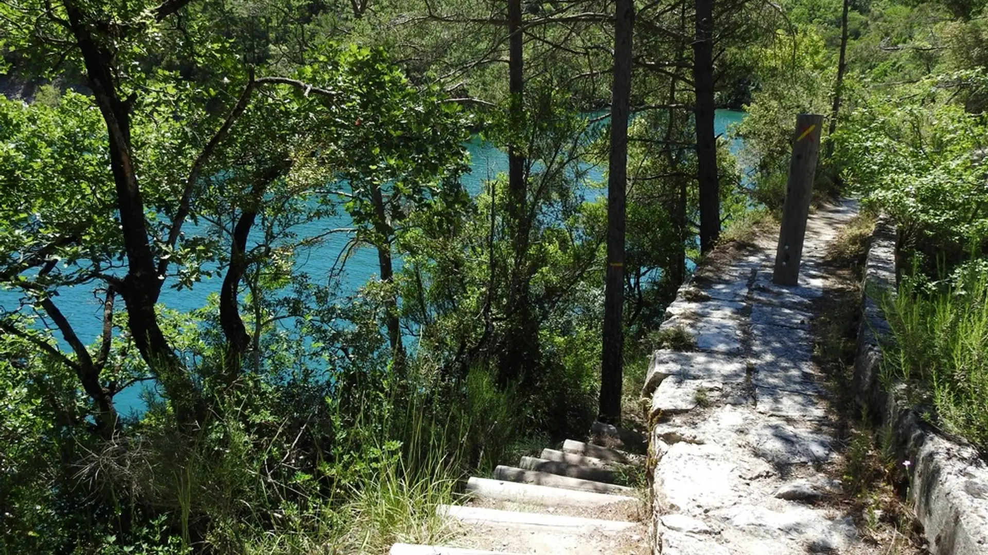 Passage sur l'ancien canal