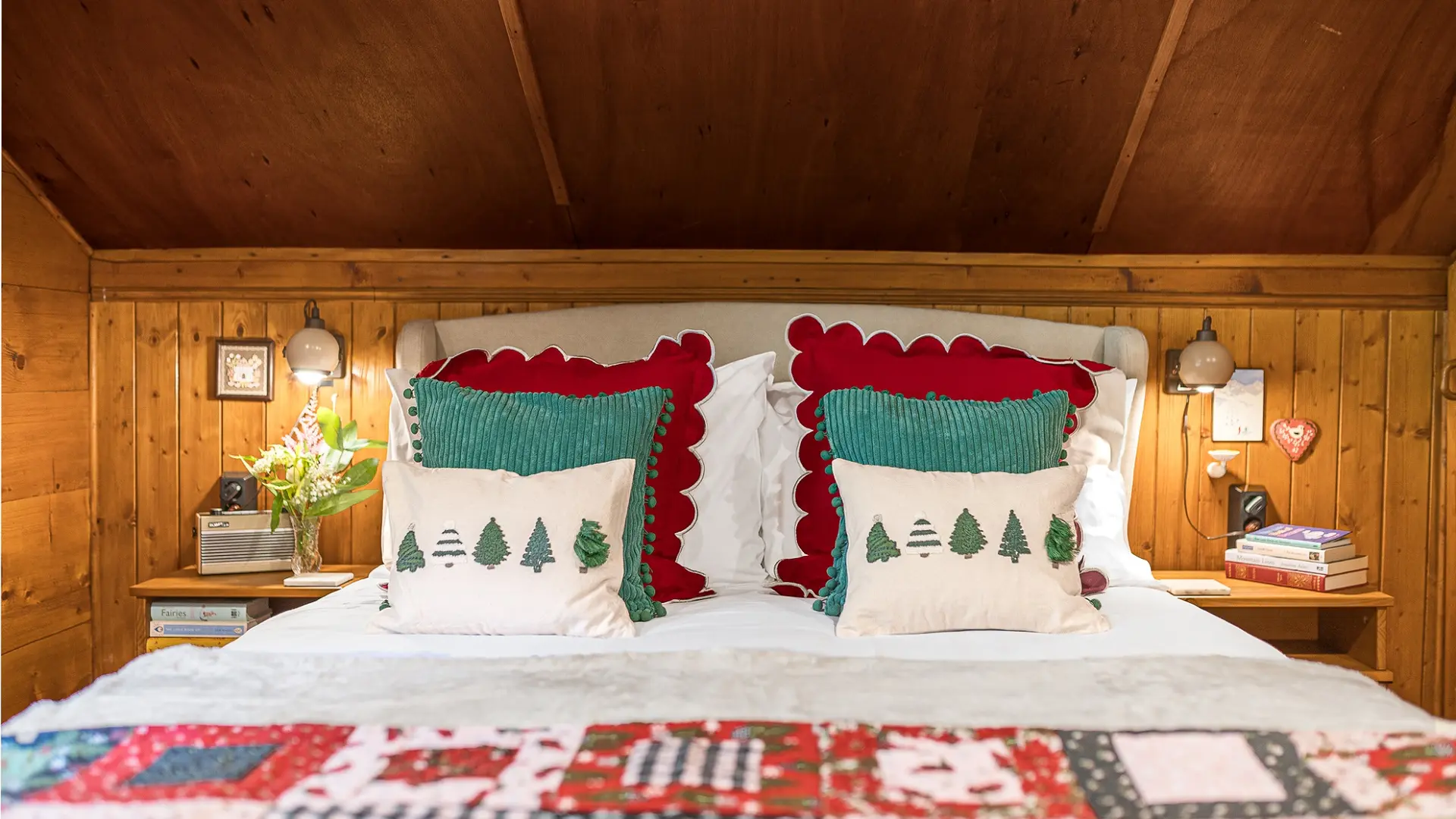 Chambre à l'étage avec son lit double