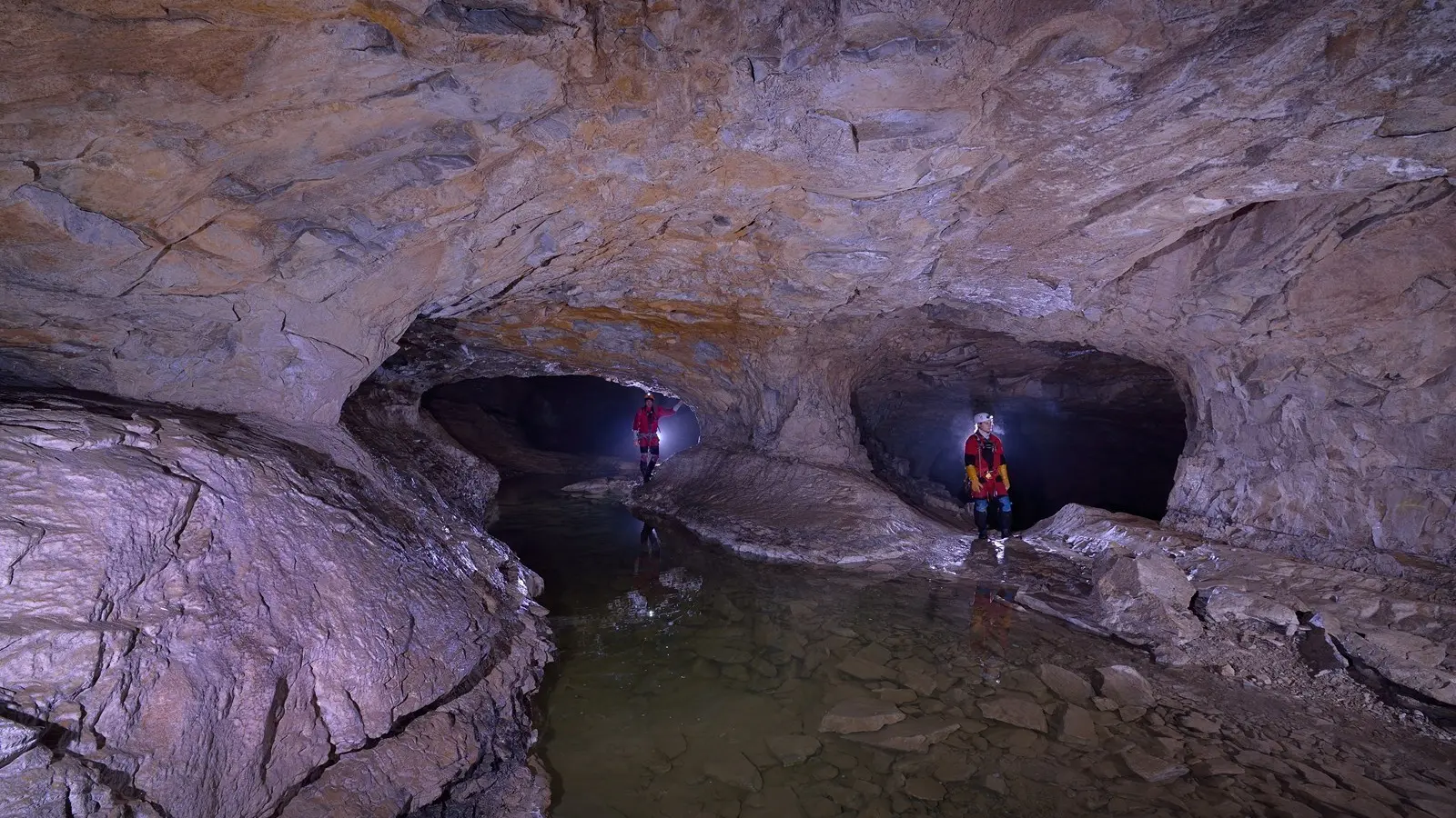Spéléologie à Nunayak
