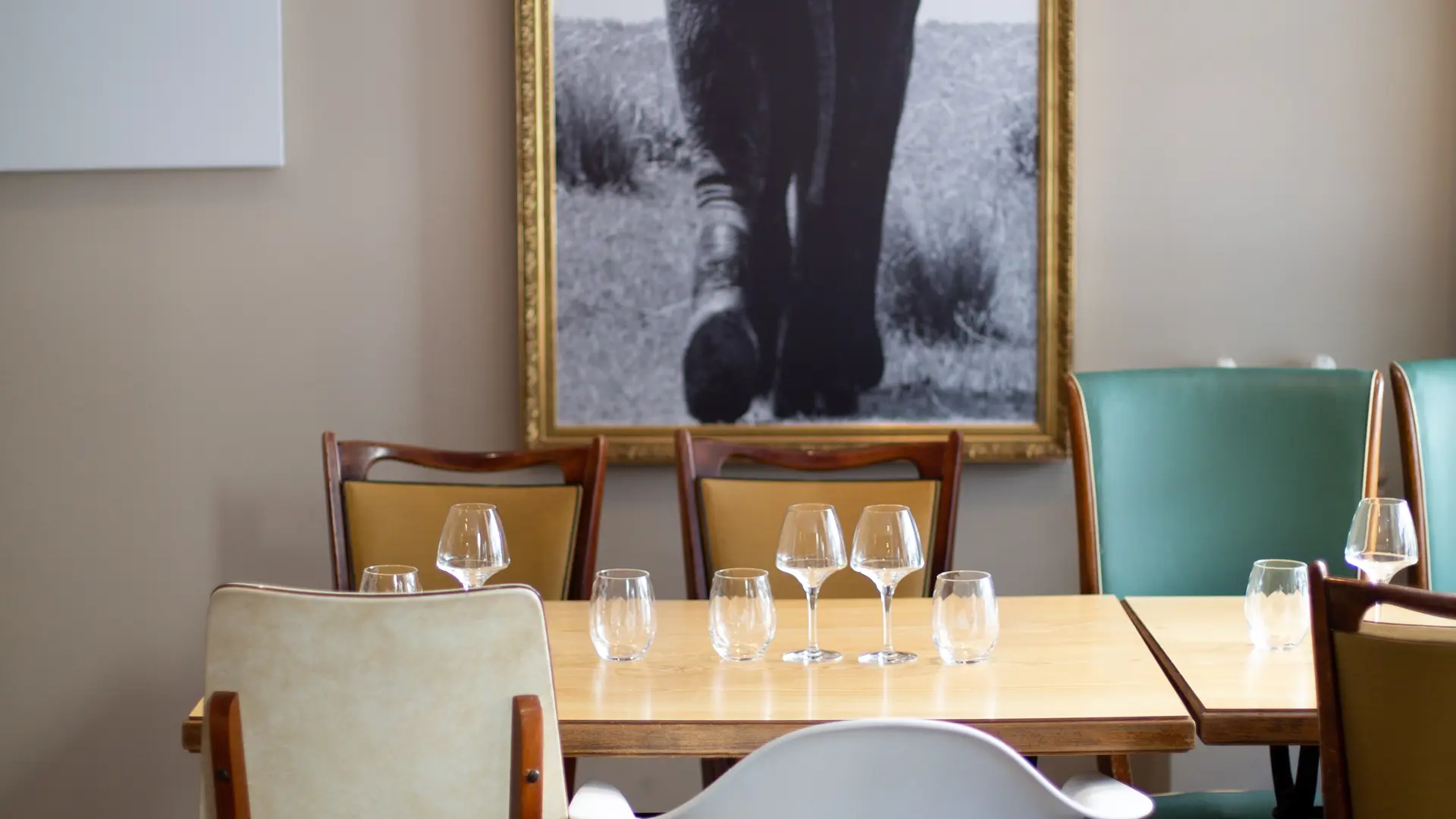 Un éléphant dans un jeu de quilles