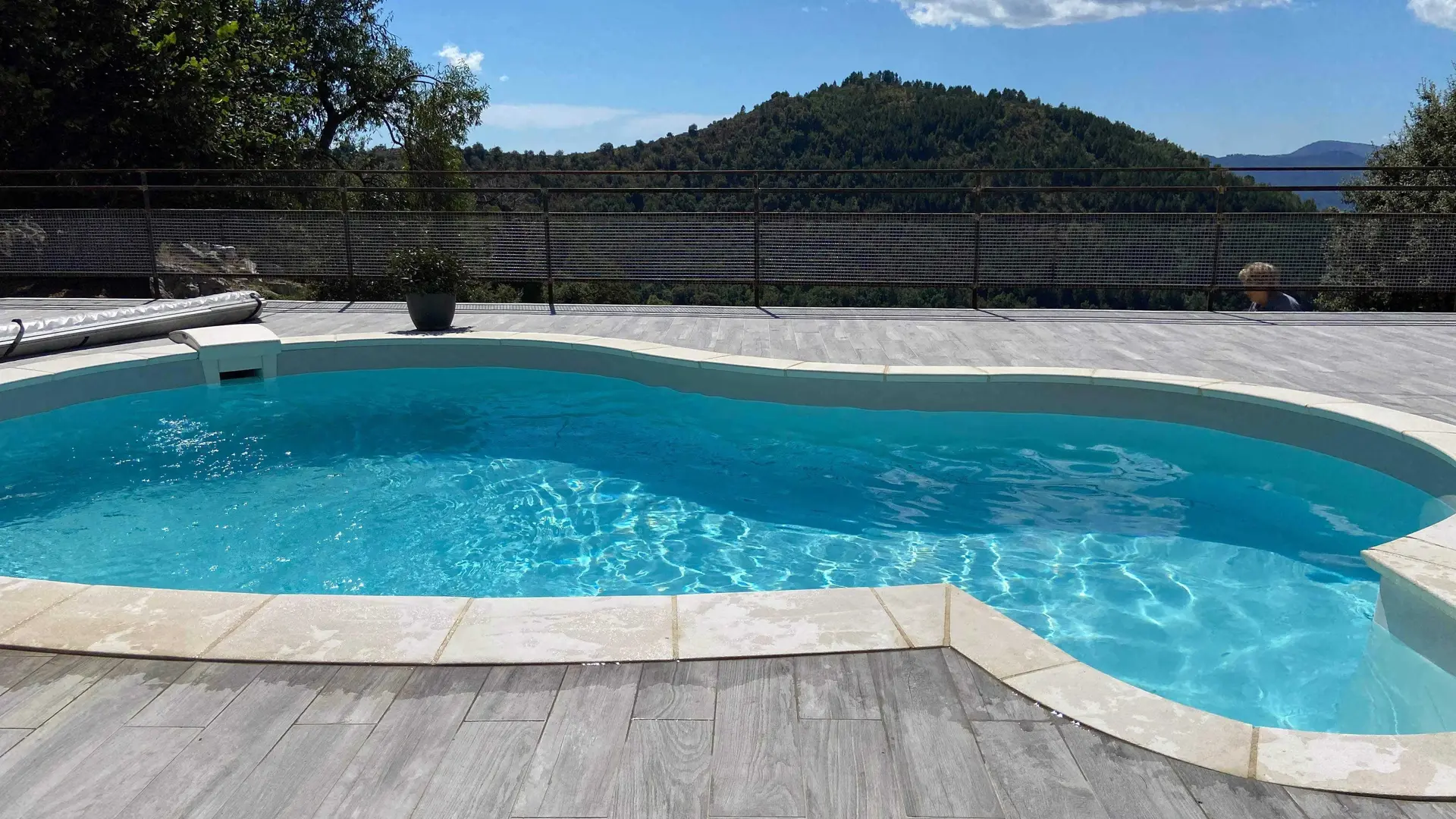 Joyanna-Piscine commune-Touët-de-l'Escarène-Gîtes de France des Alpes-Maritimes