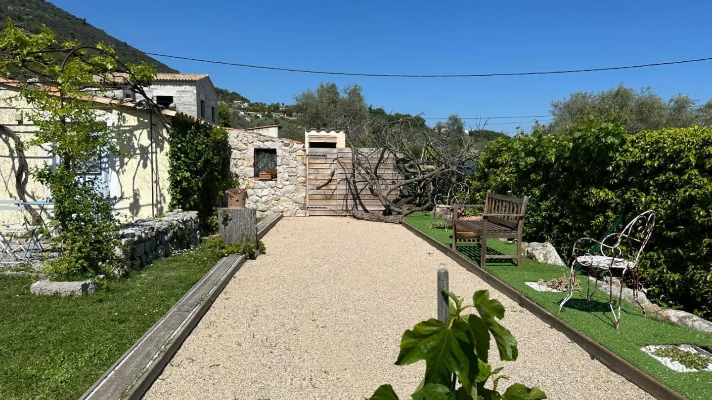 Gîte Olidom-Terrain de pétanque-Saint Jeannet-Gîtes de France Alpes-Maritimes