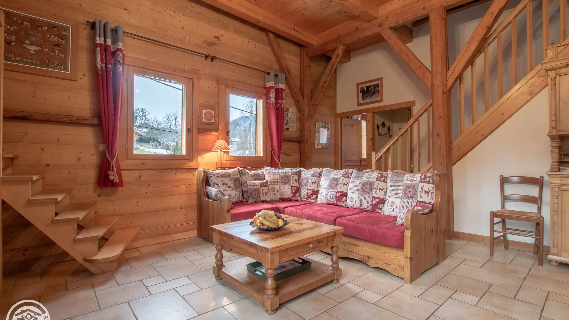 salon accès aux chambres