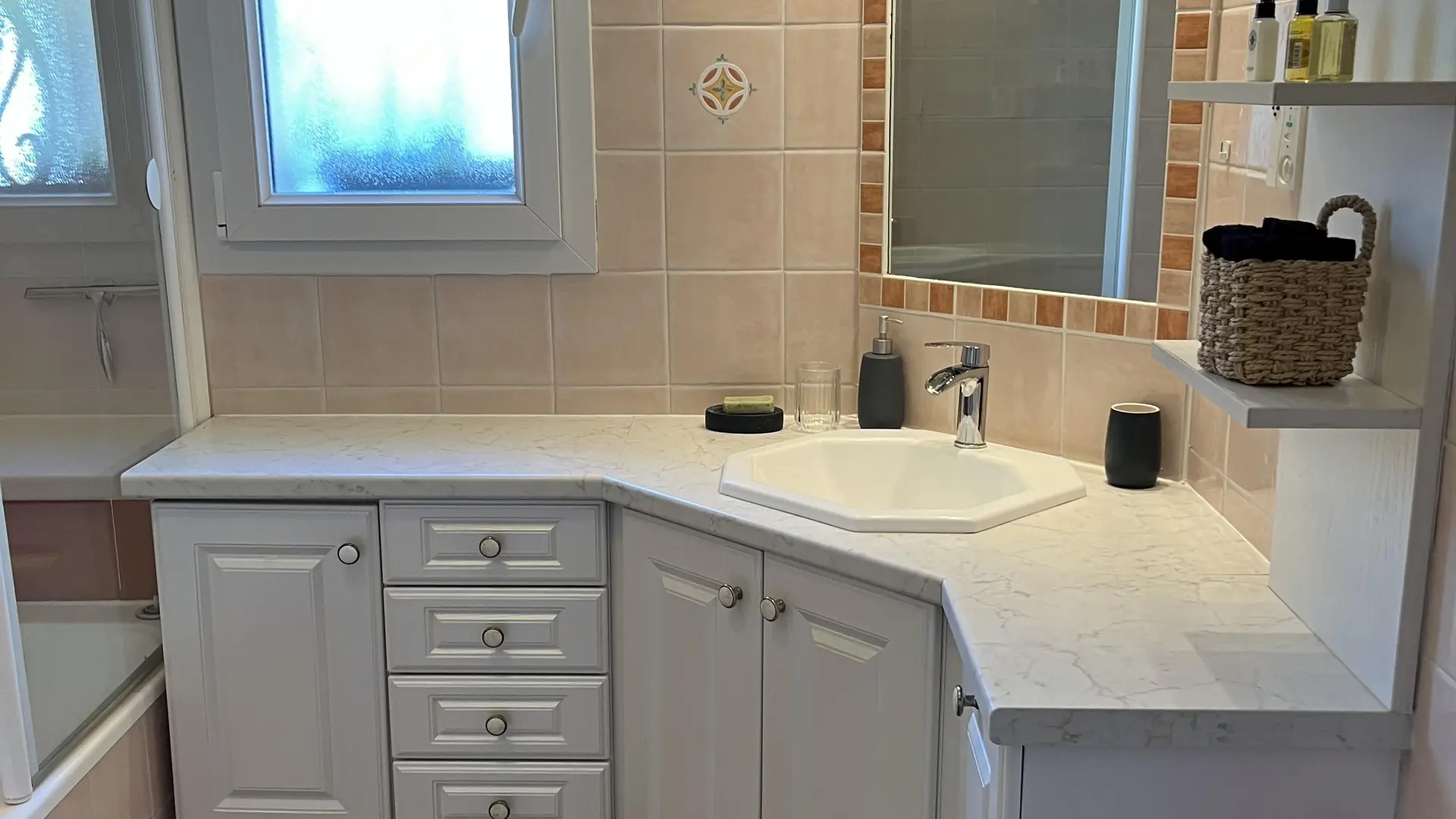 Salle de bain de la chambre double