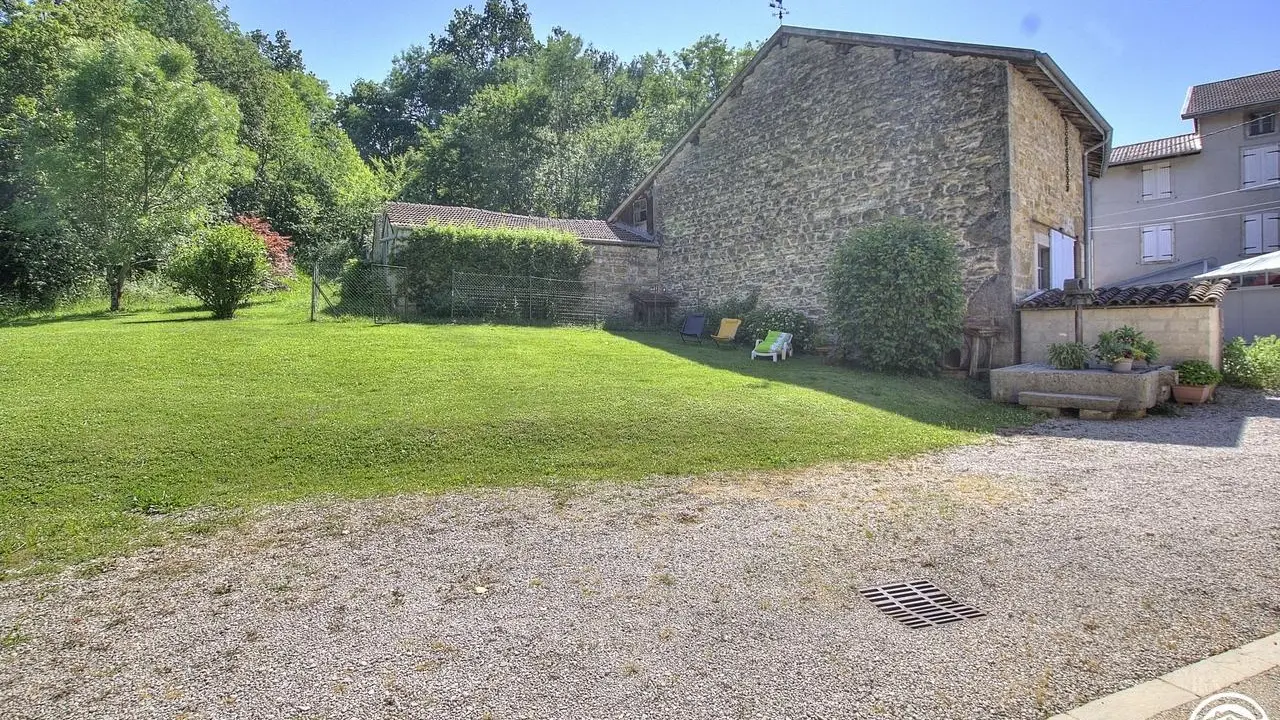 L'espace jardin non attenant au gite, mais réservé pour vous.
