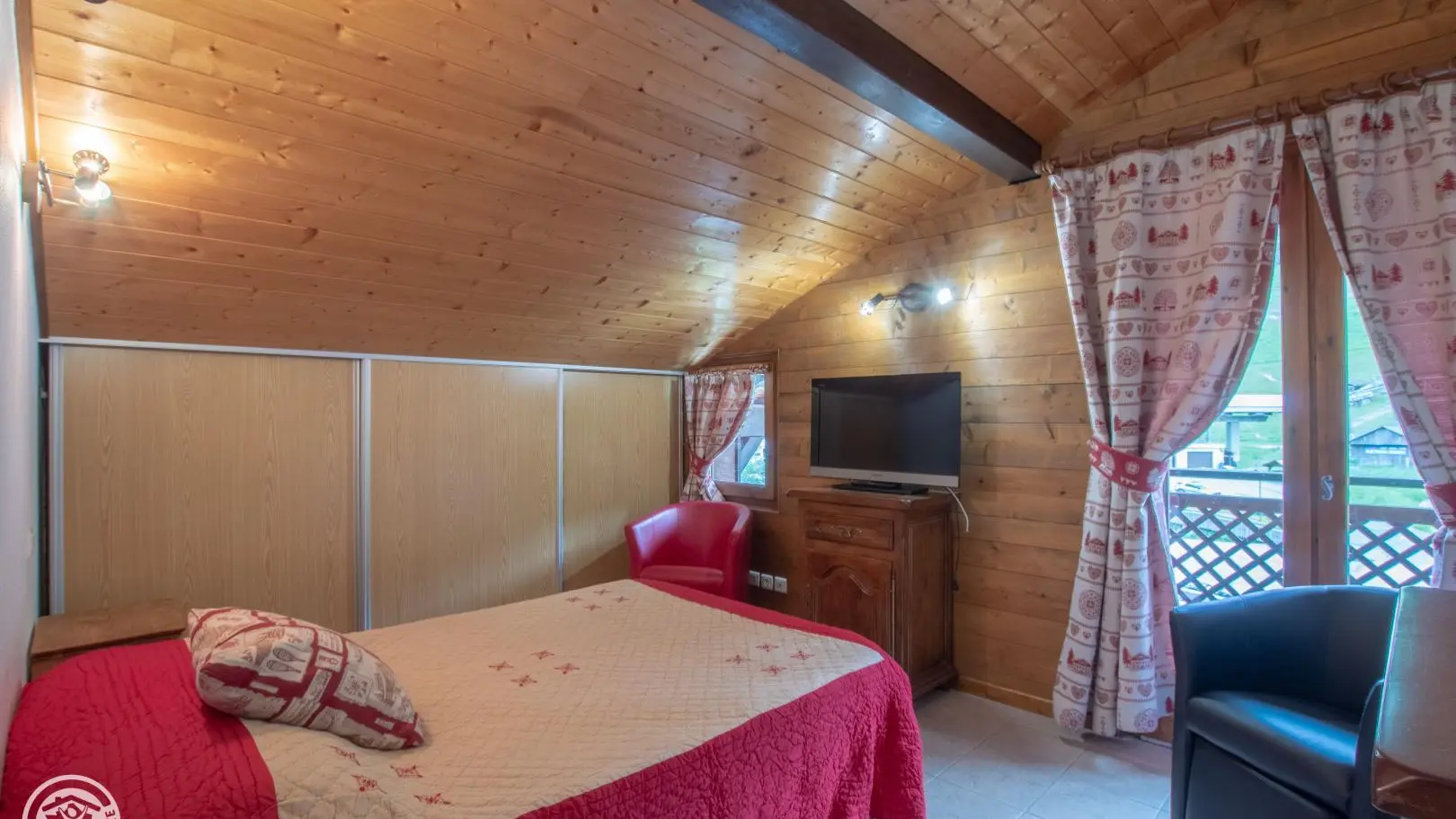 Chambre 3: 1 lit 140cm.