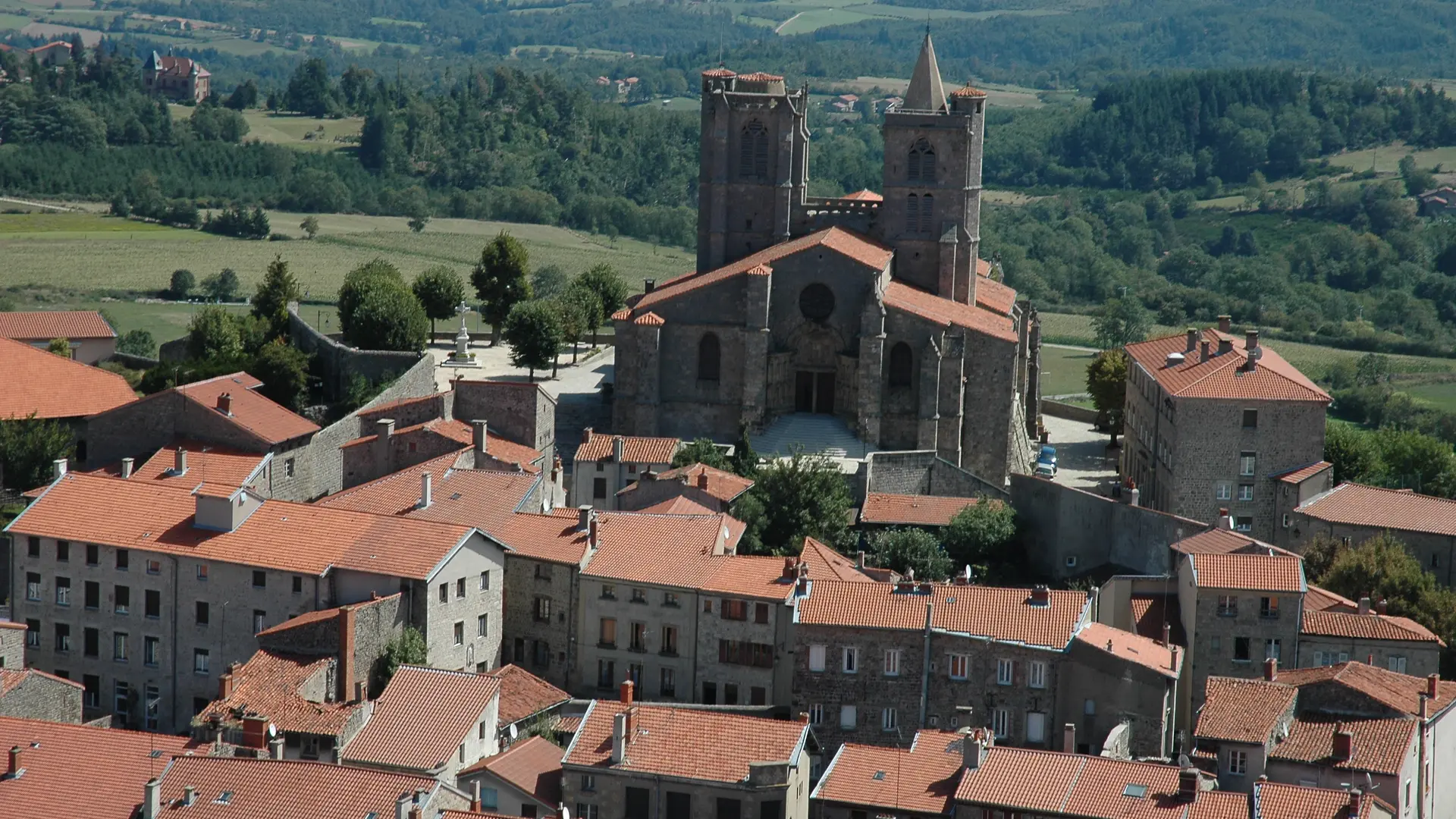 St Bonnet le Château - Village de caractère