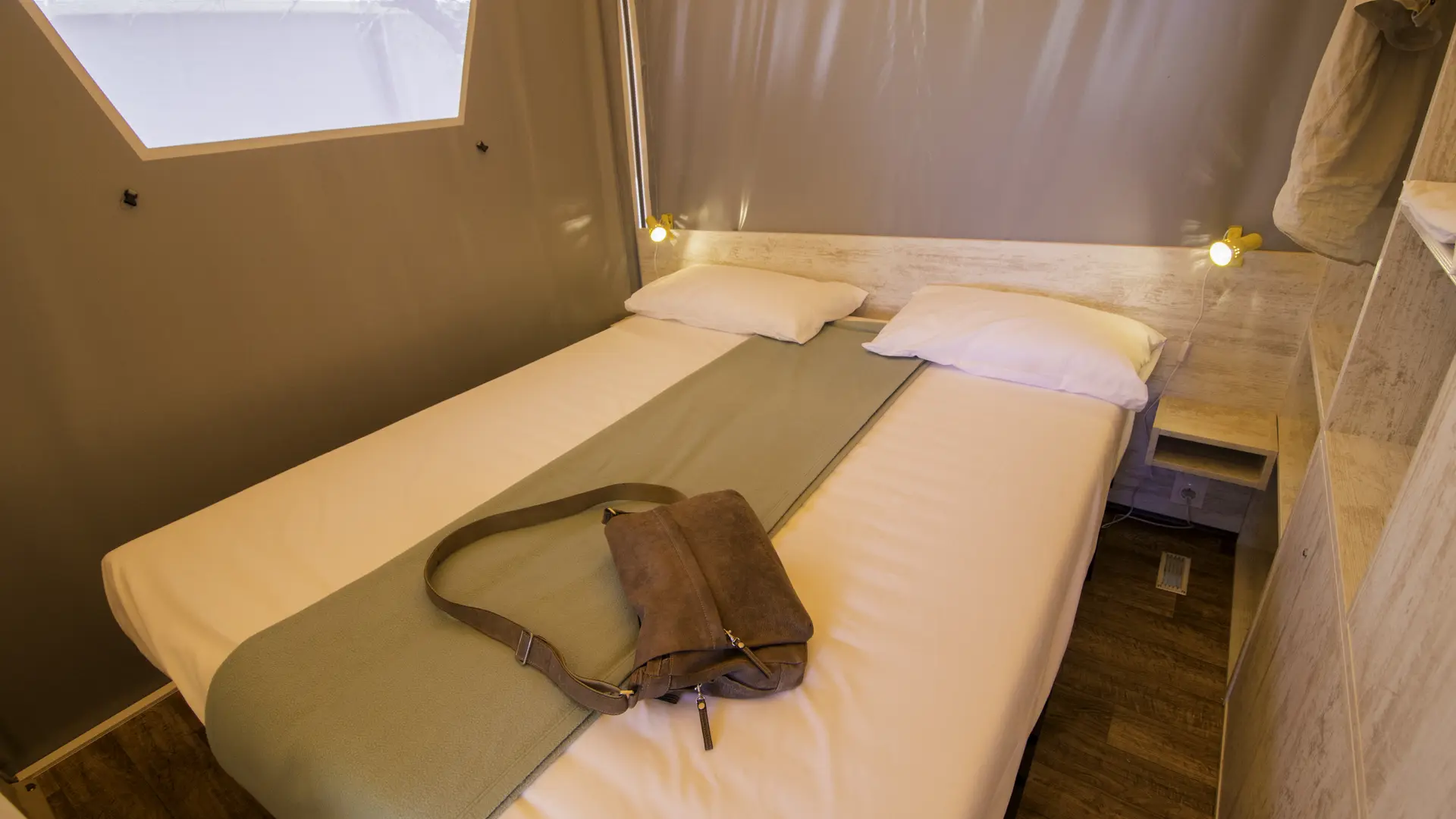 Chambre de lodge en toile