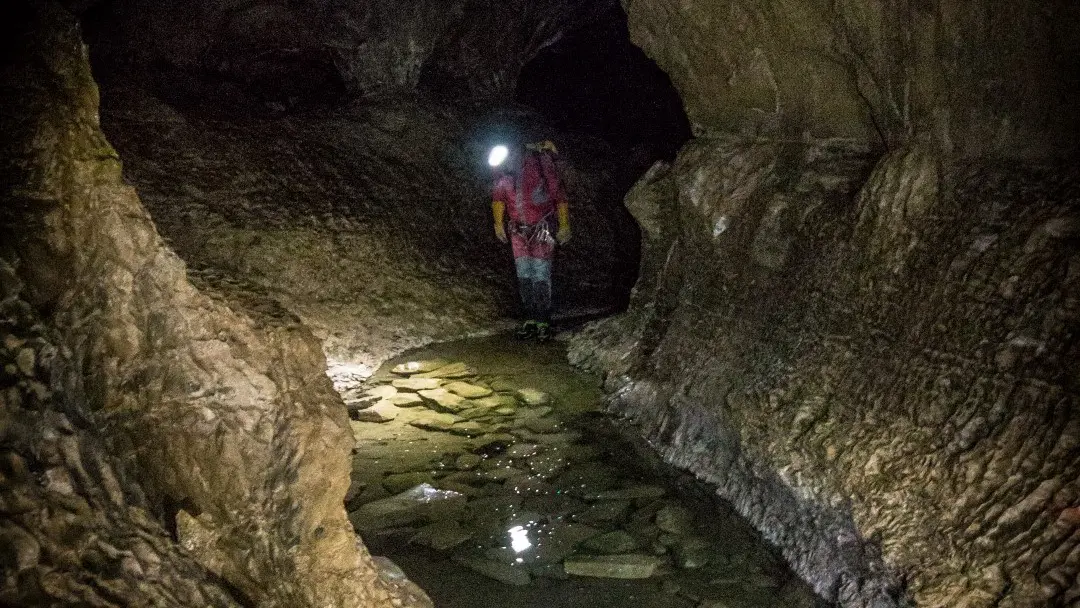 Spéléologie à Nunayak