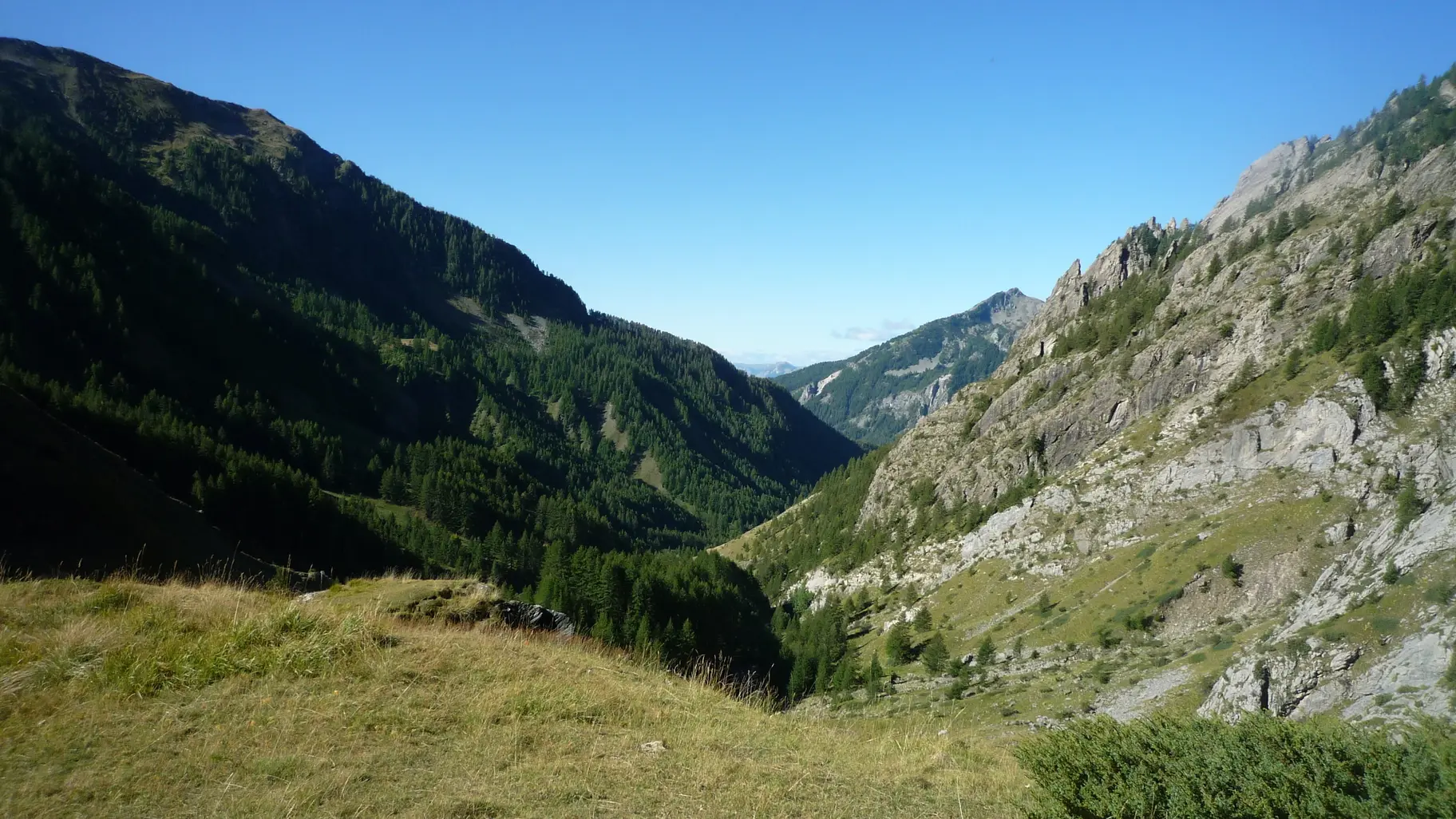 Montée sur l'itinéraire de Cédéra depuis les Borels