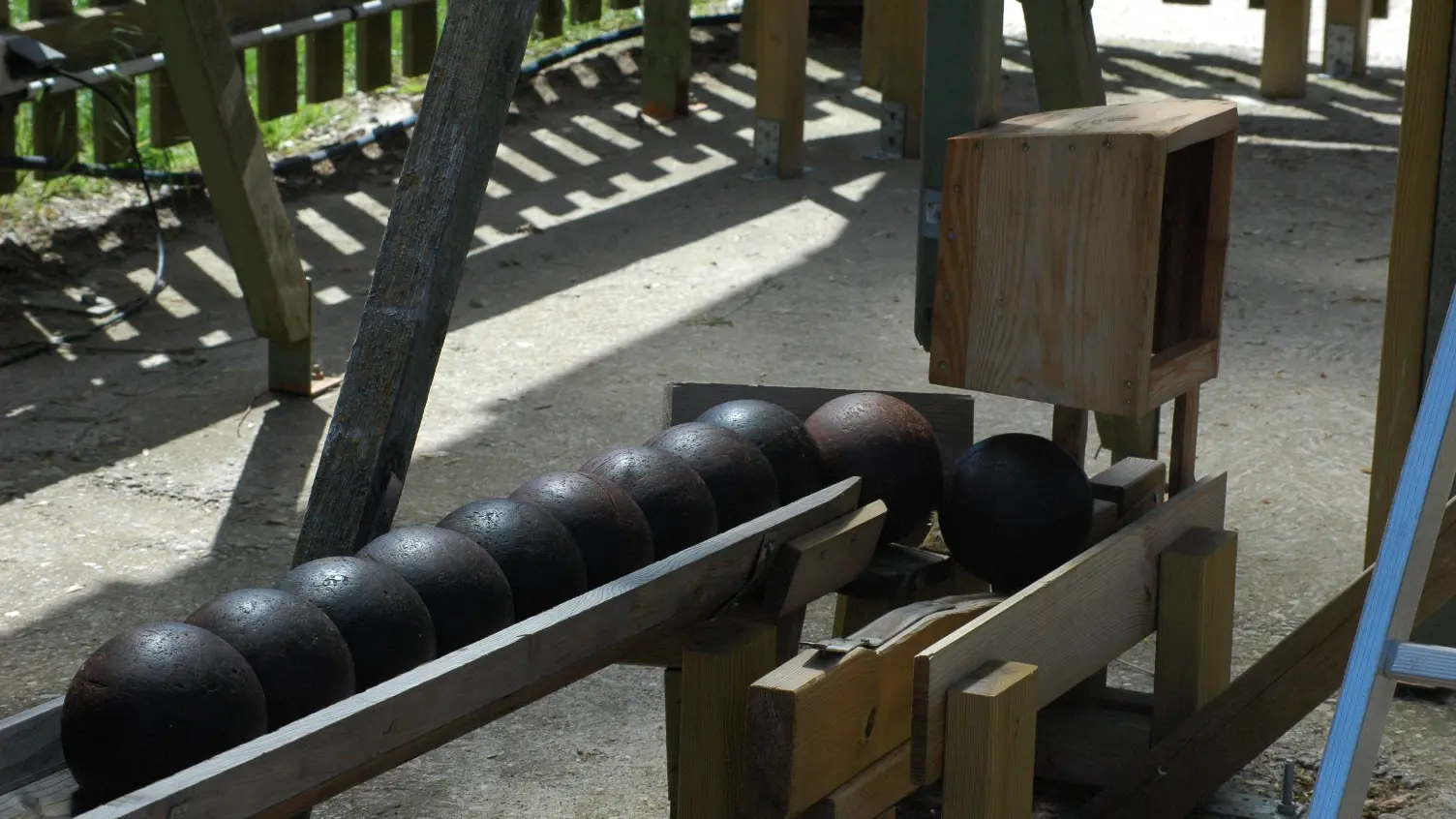 Horloge à billes à Lavoine