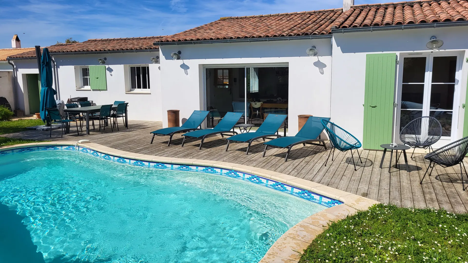 pool terrace 3