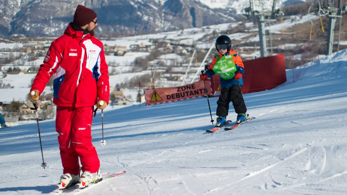 Cours de ski alpin avec l'ESF d'Ancelle, vallée du Champsaur