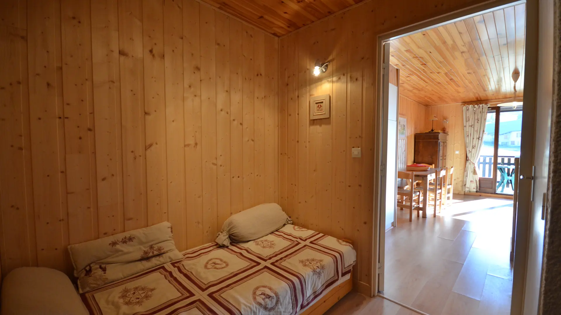 coin cabine 2