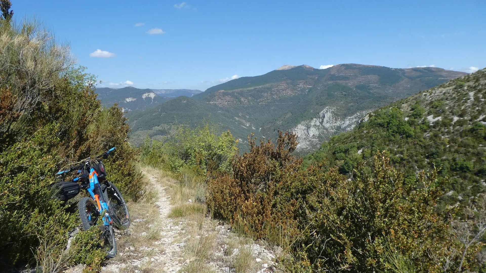 Une petite halte pour contempler ce paysage sauvage