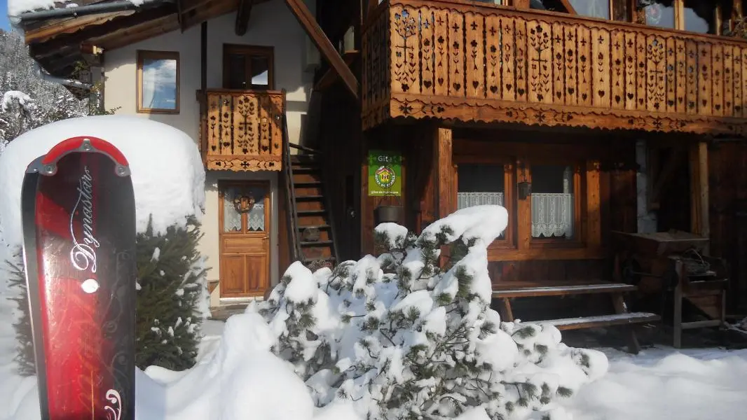 Entrée du Gîte  (rez de jardin )