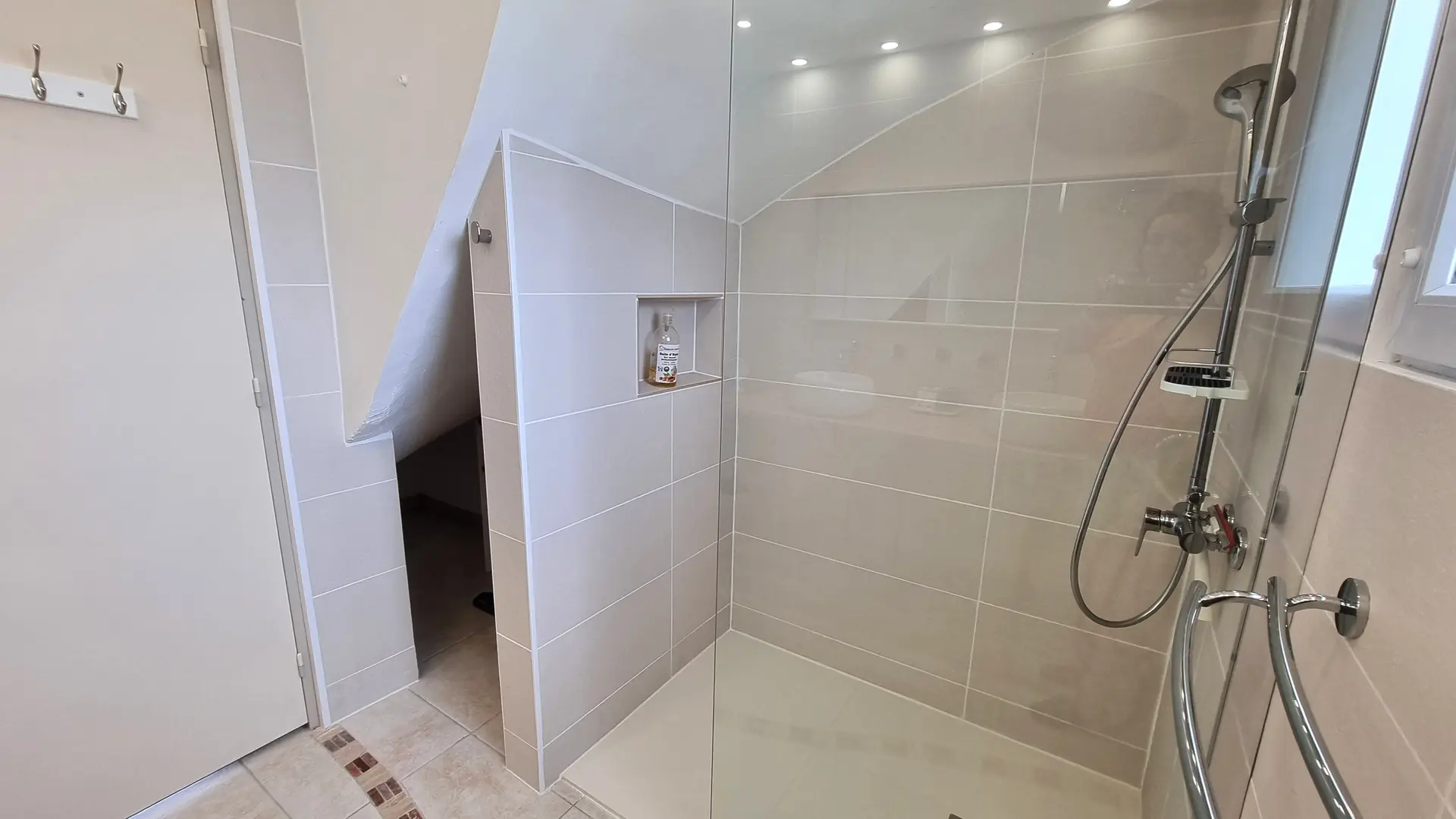 Salle de bain côté douche