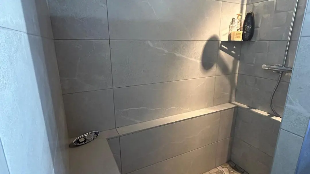 Salle d'eau chambre 2