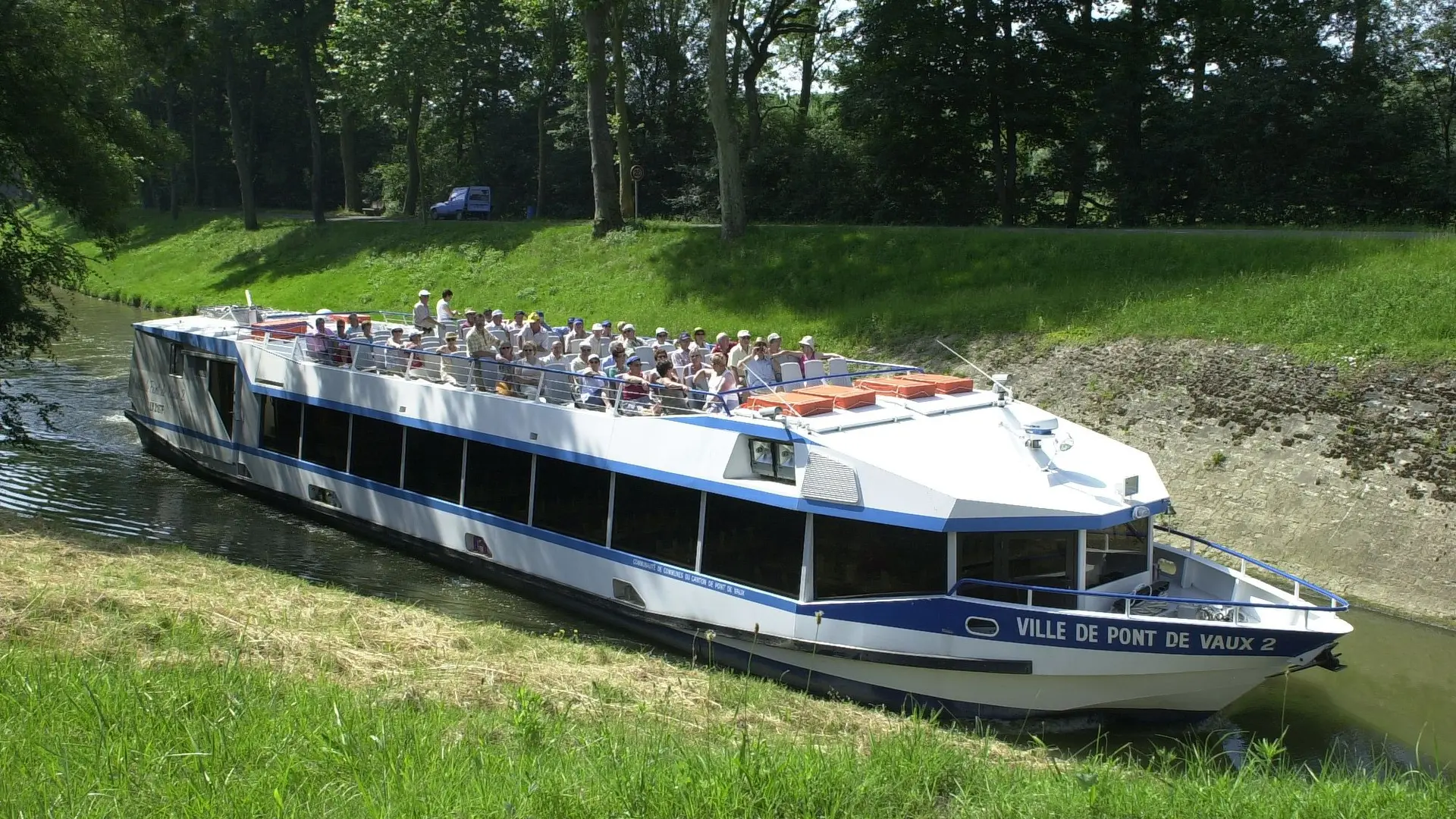 Sur le canal de Pont-de-Vaux