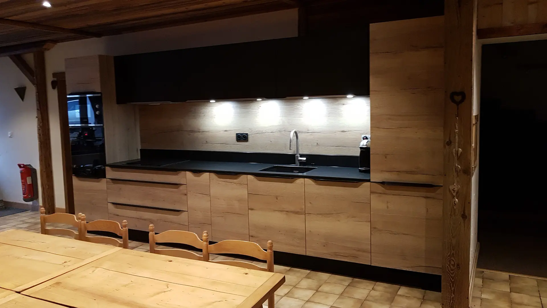 Vue sur l'espace cuisine