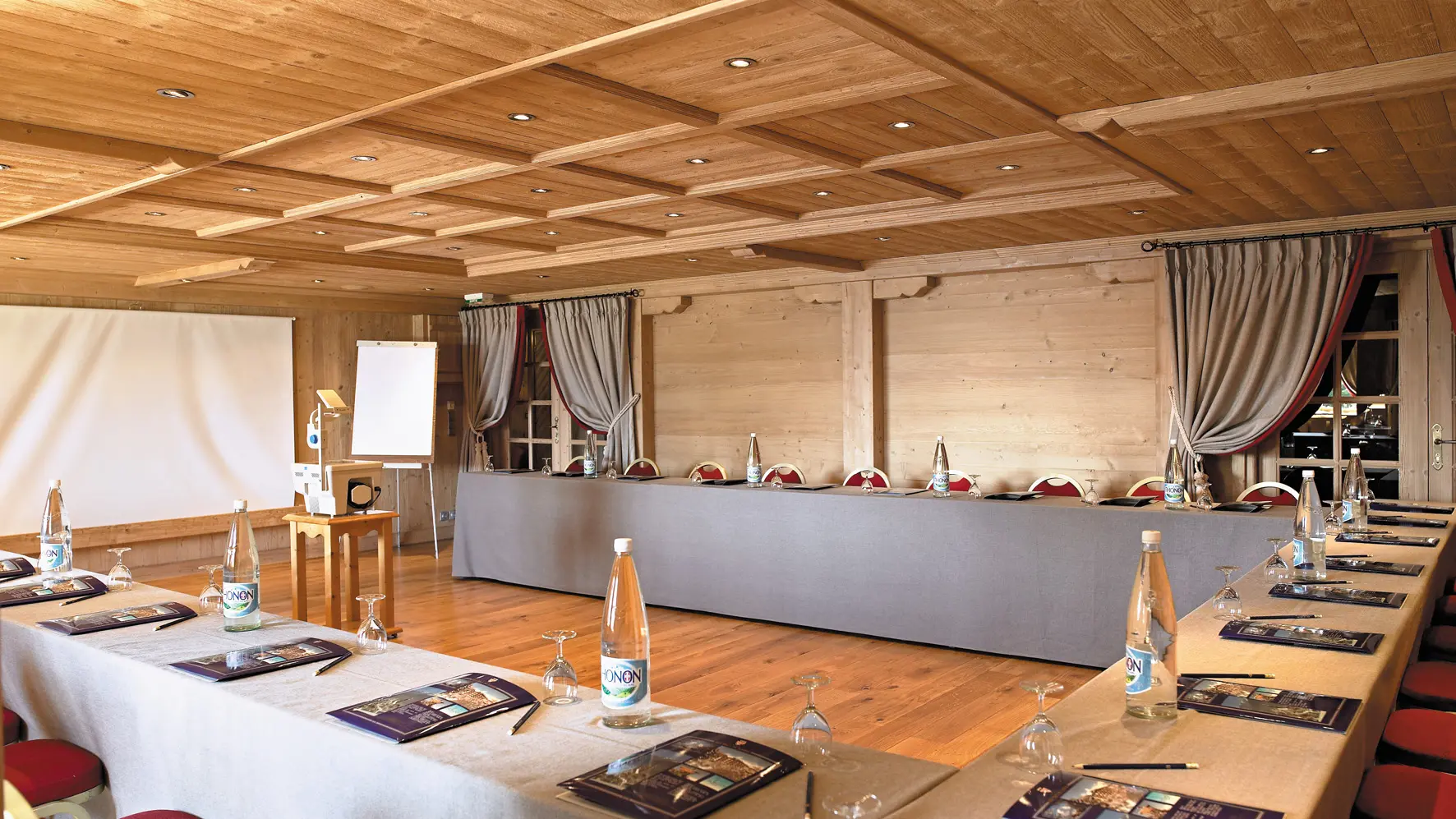 Salle en U  à l'hôtel aux Ducs de Savoie