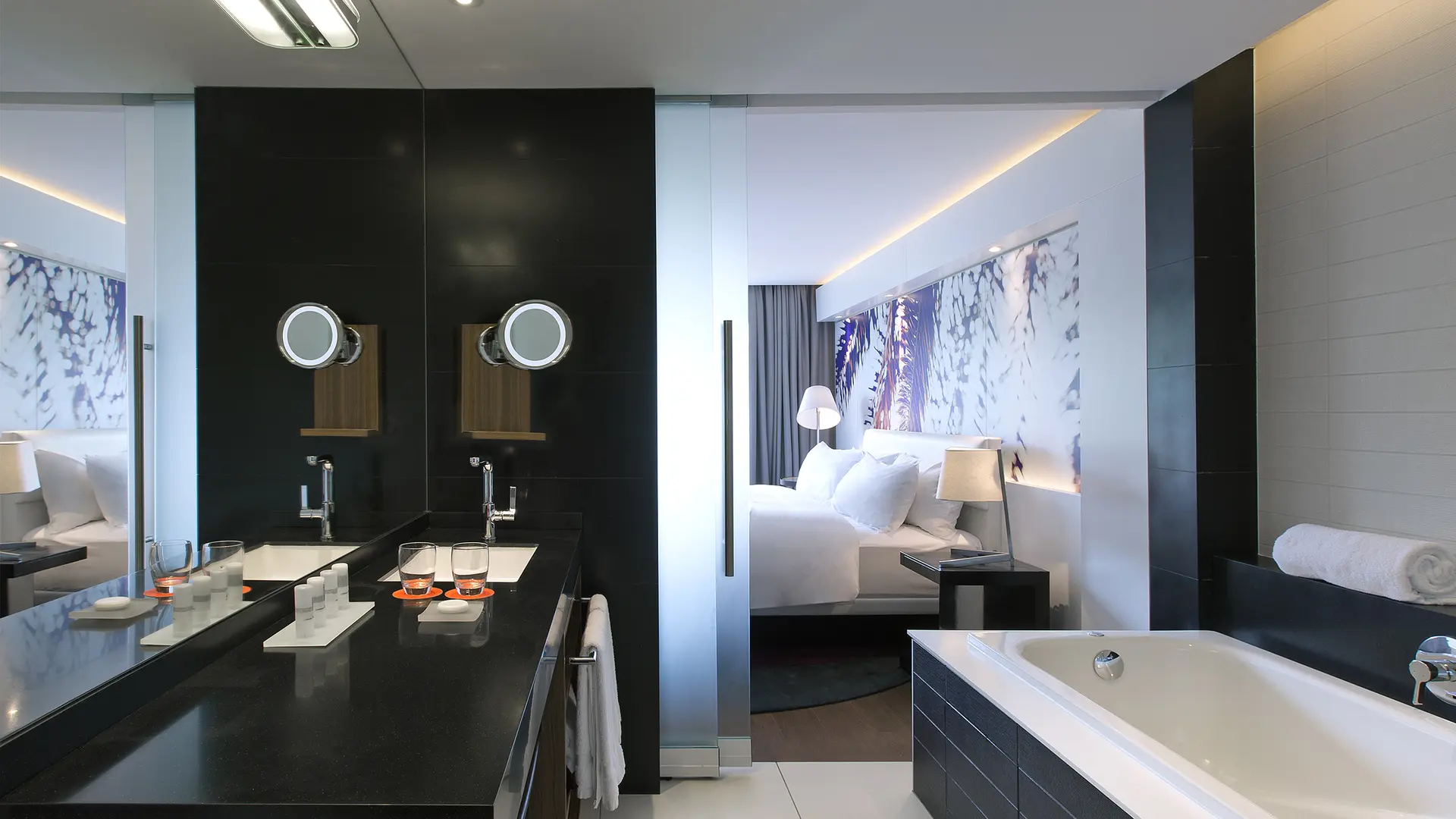 CLASSIC AND SUPERIOR ROOM AND VOYAGEUR SUITE BATHROOM - Le Domaine Nouméa, Series by Marriott