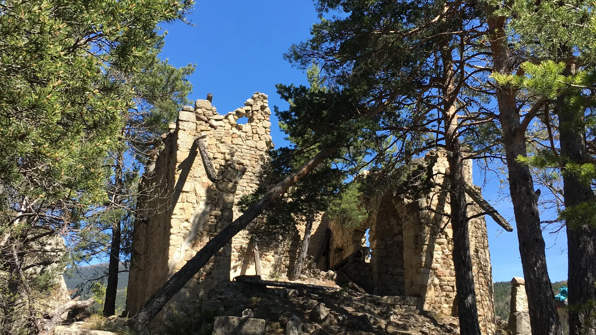 Les ruines de la chapelle Saint Pierre