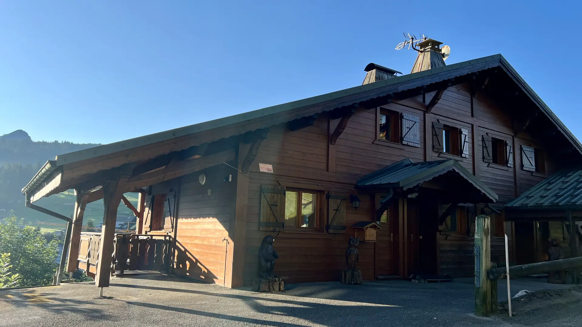 Avant chalet place de parking 2