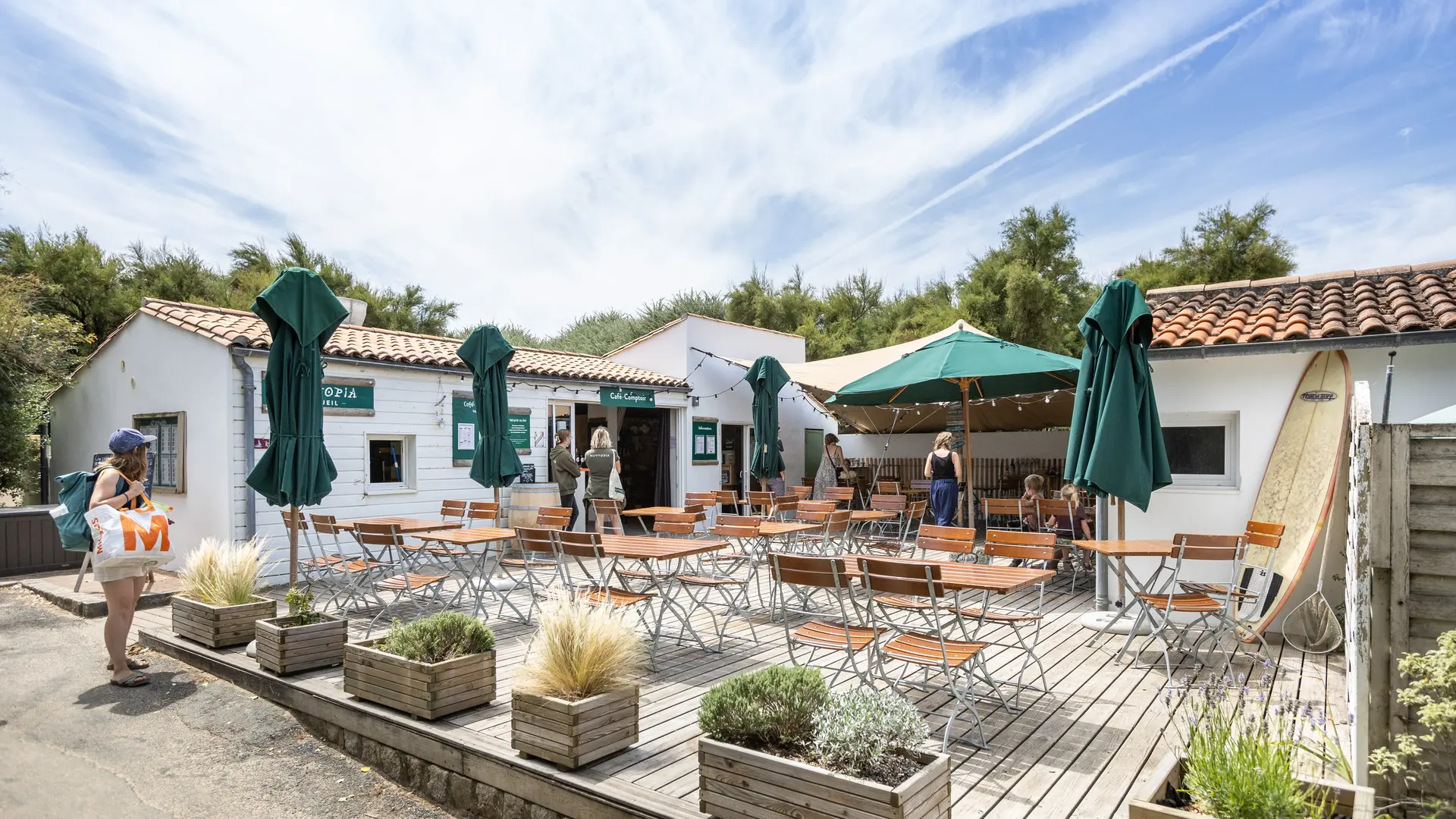 Accueil et café-comptoir