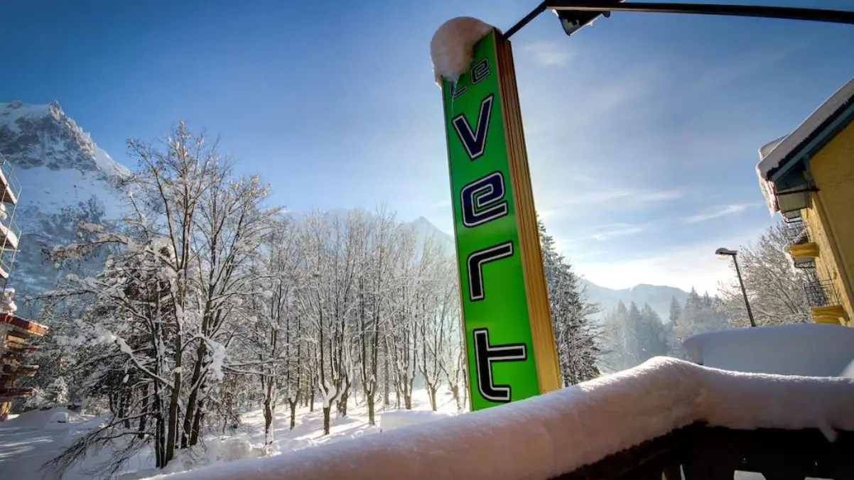 Vert Hôtel Vue sur Montagnes