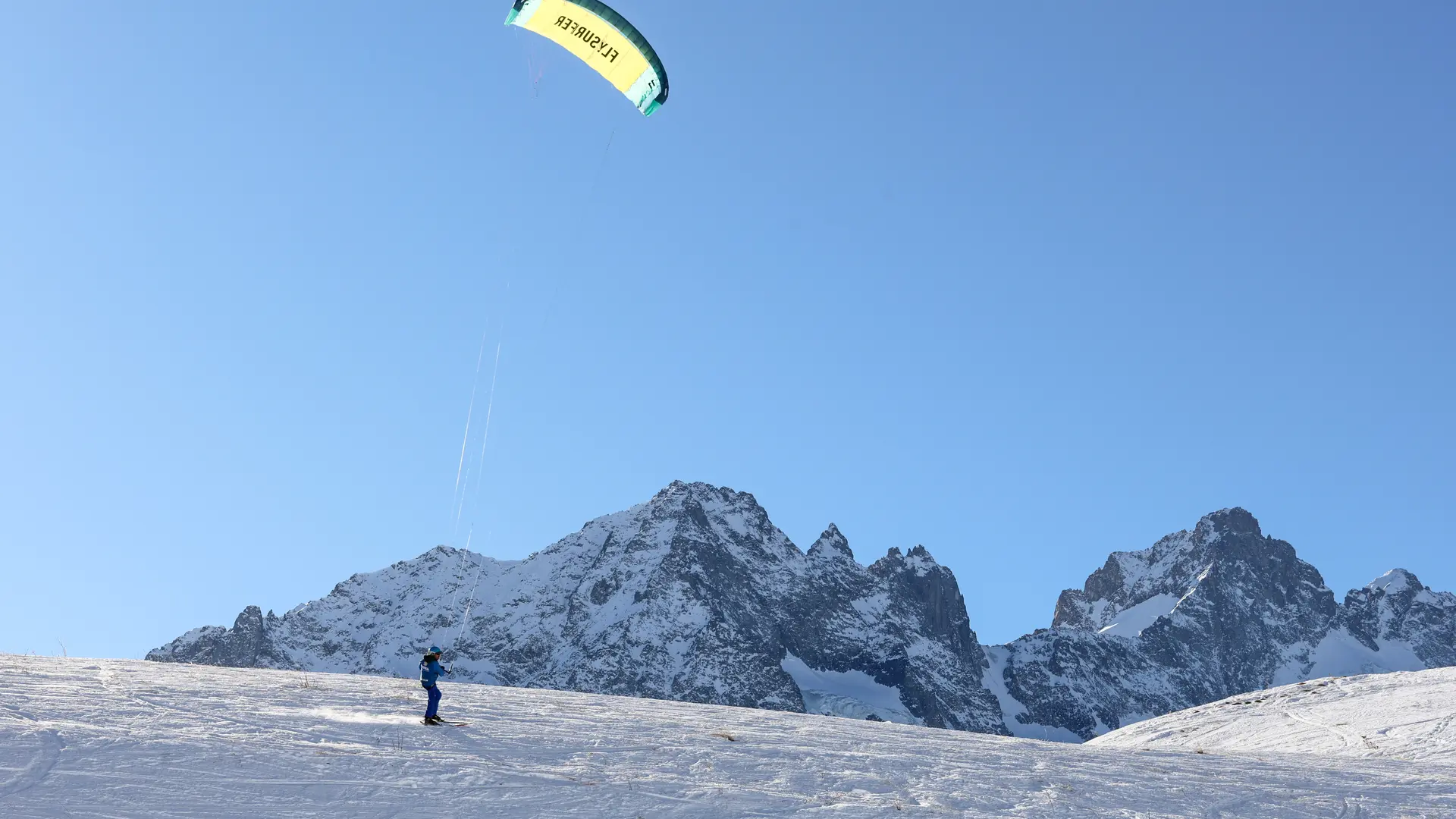 Snowkite au col du Lautaret - École Wayra_Villar-d'Arêne