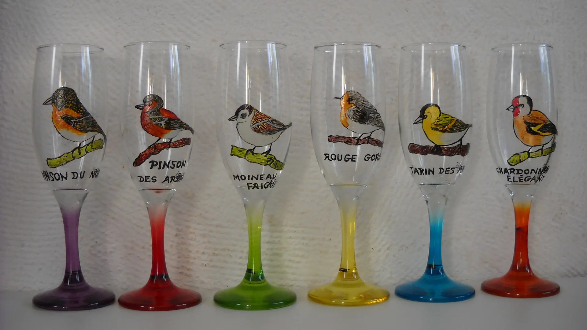 Verres avec des oiseaux