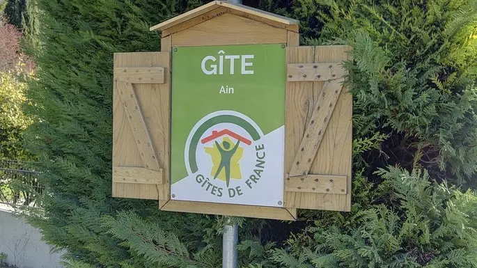 Le gîte ouvre ses volets pour vous accueillir