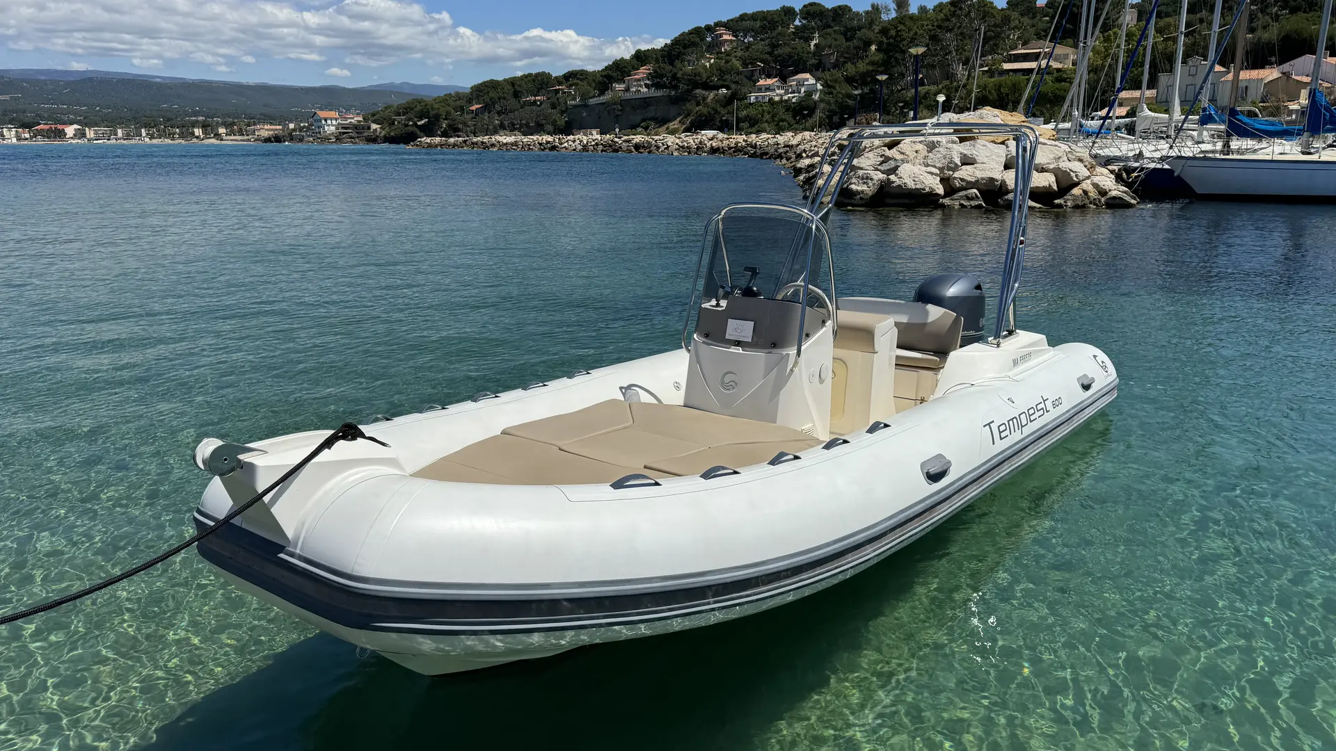 Location de Bateaux avec le Boat Club de la Madrague_Saint-Cyr-sur-Mer