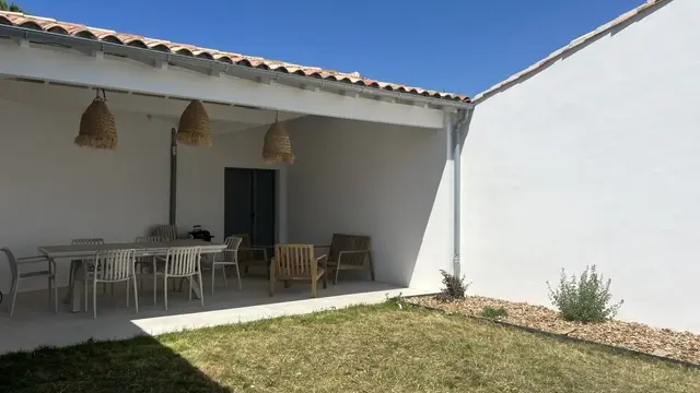 House - Covered terrace