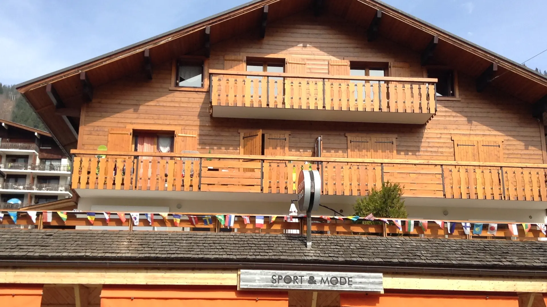 Résidence depuis rue principale du village/ Residence - Tilleuls - Le Grand-Bornand