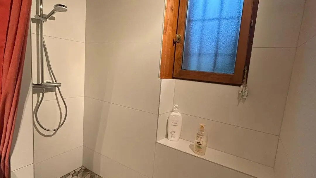 Salle d'eau chambre 3