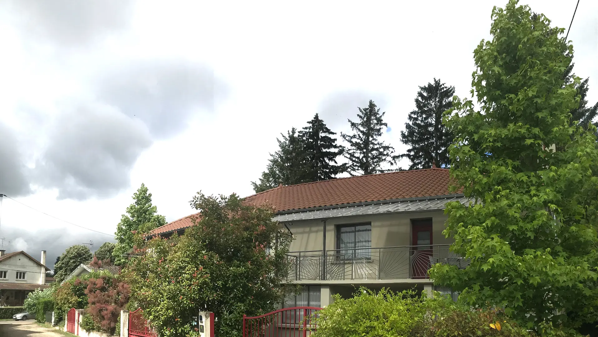 Au calme de l'impasse verdoyante